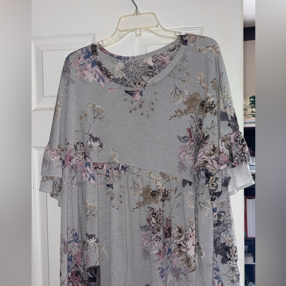 Floral Gray Women's Top